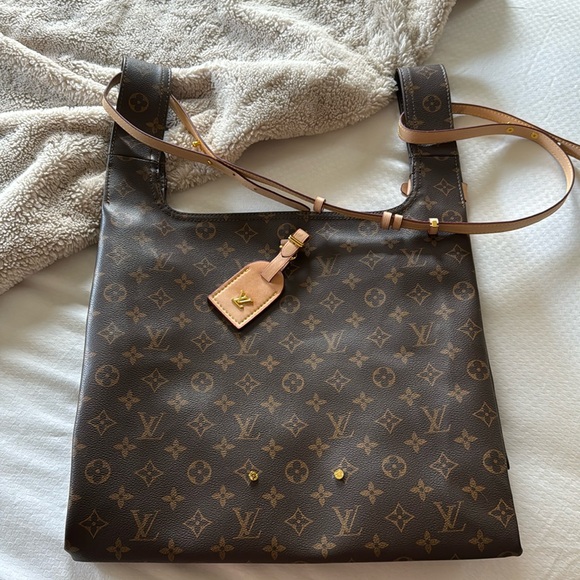 Handbags - Shopping bag style tote